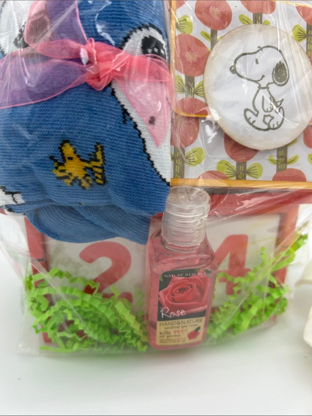 Snoopy Gift Set Perpetual Calendar, Pair of Socks, Post-it Note &Hand Sanitizer